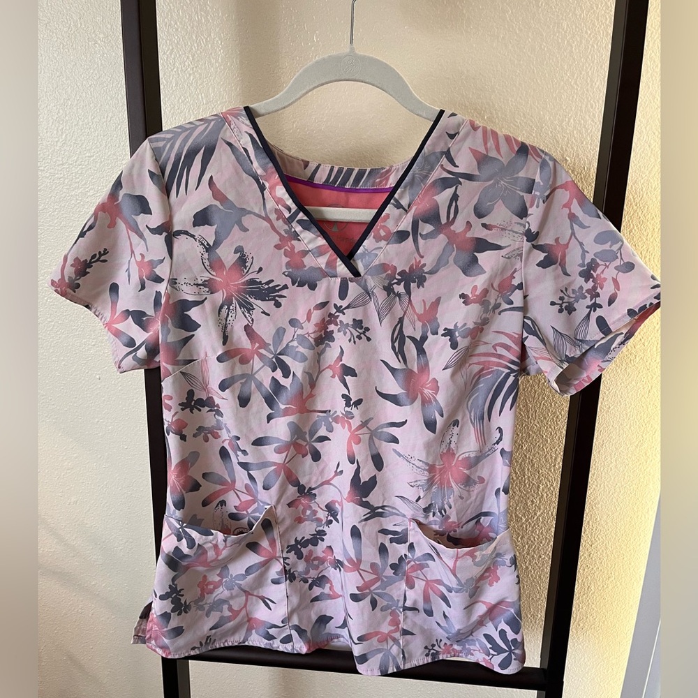 healing hands Pink & Gray Floral V-Neck Scrub Top